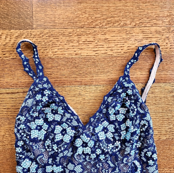 Jovani Backless Gown, Sz 12 -Embellished Lace REASONABLE OFFERS CONSIDERED - Picture 5 of 16